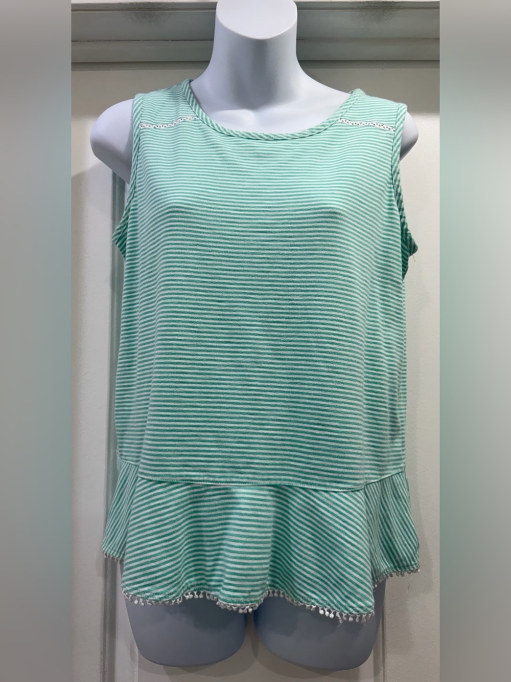 Southern Tide Mint and White Striped Top Size Small 🐠